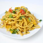 Pikanter Spaghettisalat mit asiatischem Hauch